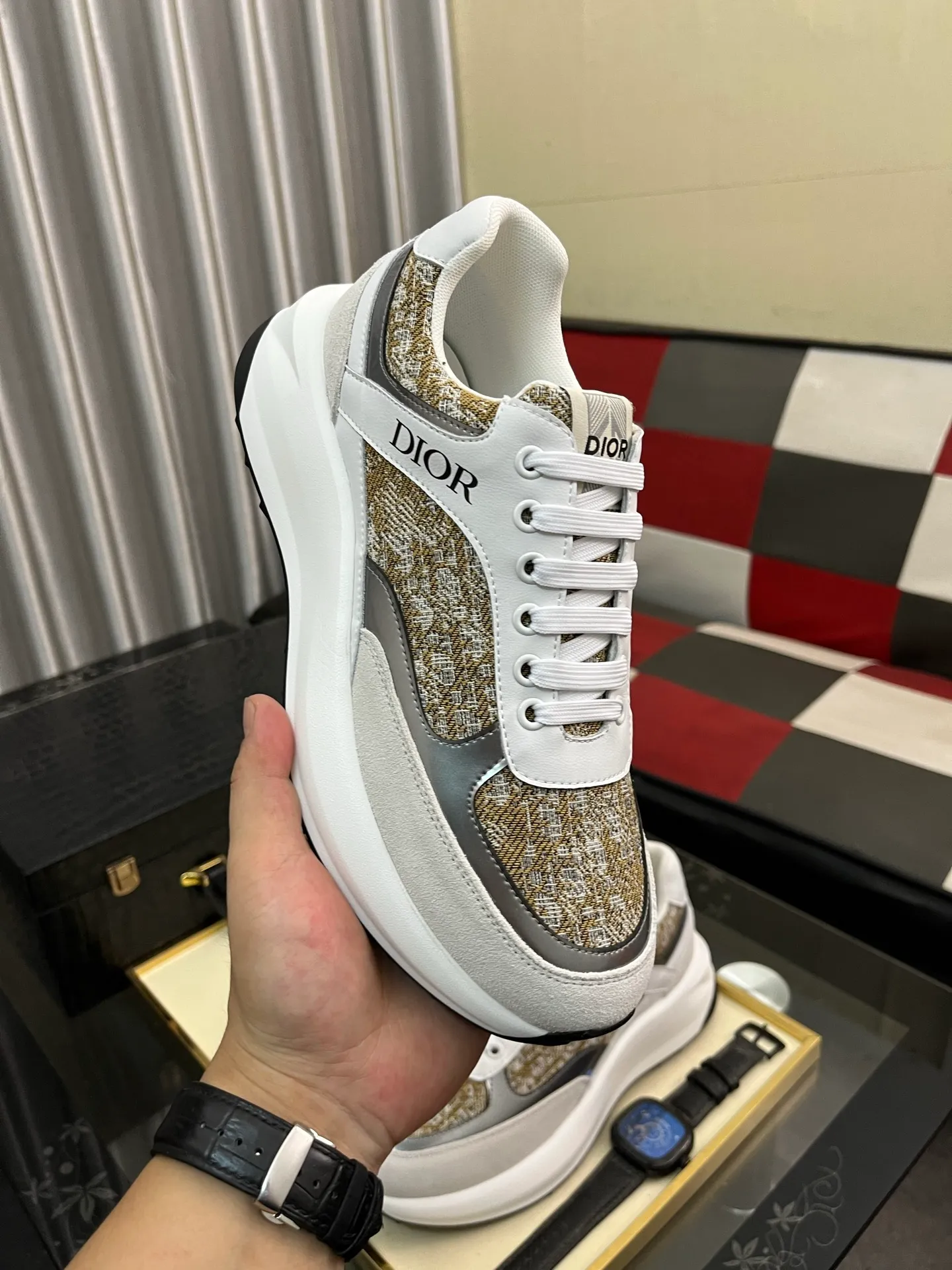 Men's men's shoes💰440⌚️⌚️[Dior] 25ss new product B01 moral training shoes. The toe dimensions of the couple's style are a bit wider. The upper foot comfort is perfect. The threads are beautiful. Perfectly suitable for trousers. Decorated with various classic details. Ideal for daily looks. Can be matched with various casual items to create exquisite looks. Fabric: top layer cowhide/lining sheepskin TPU original outsole Code number: 38-444️⃣Colors available